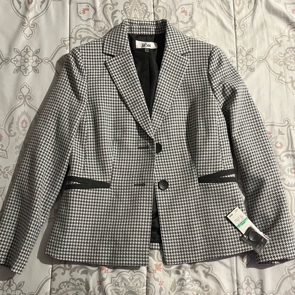 Gray and White Le Suit Pantsuit